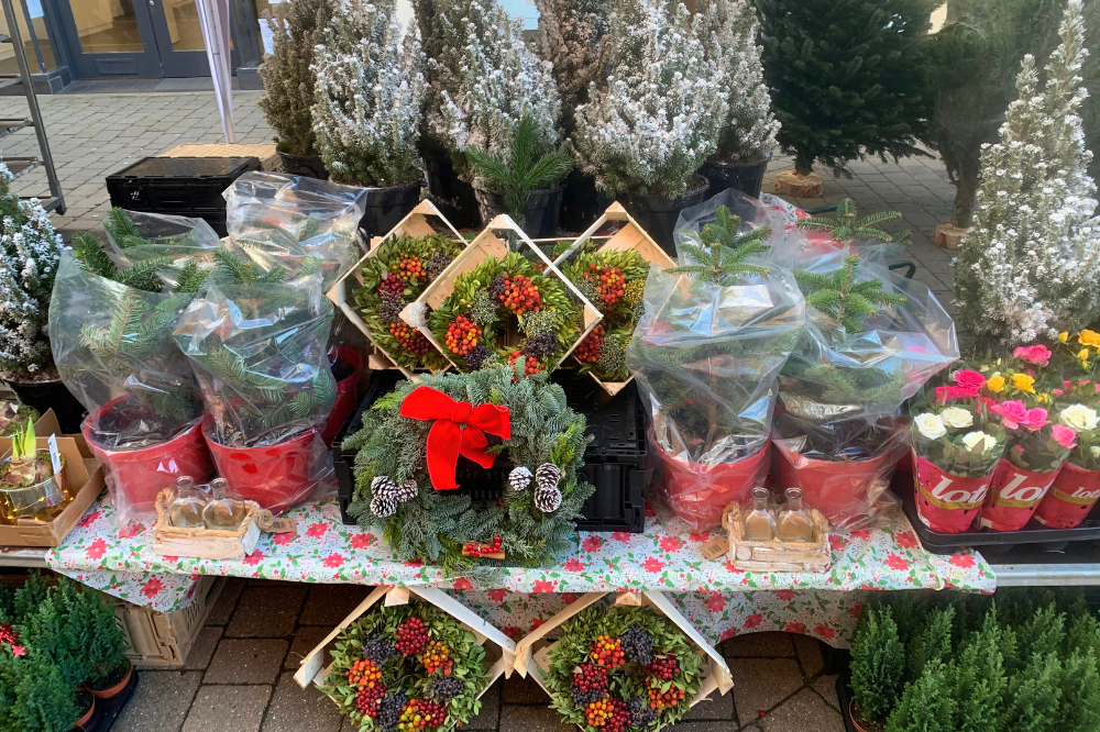 Image of wreath stall at West Street Entrepreneurs Markets