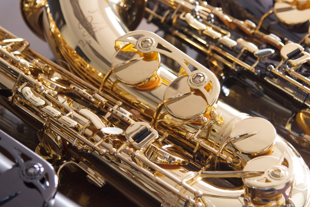 close up image of saxophone